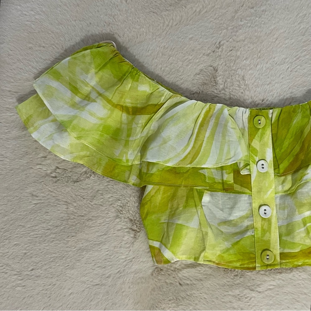 BCBGeneration | Ruffle Neck Top - Abstract
Swirl - Picture 4 of 6